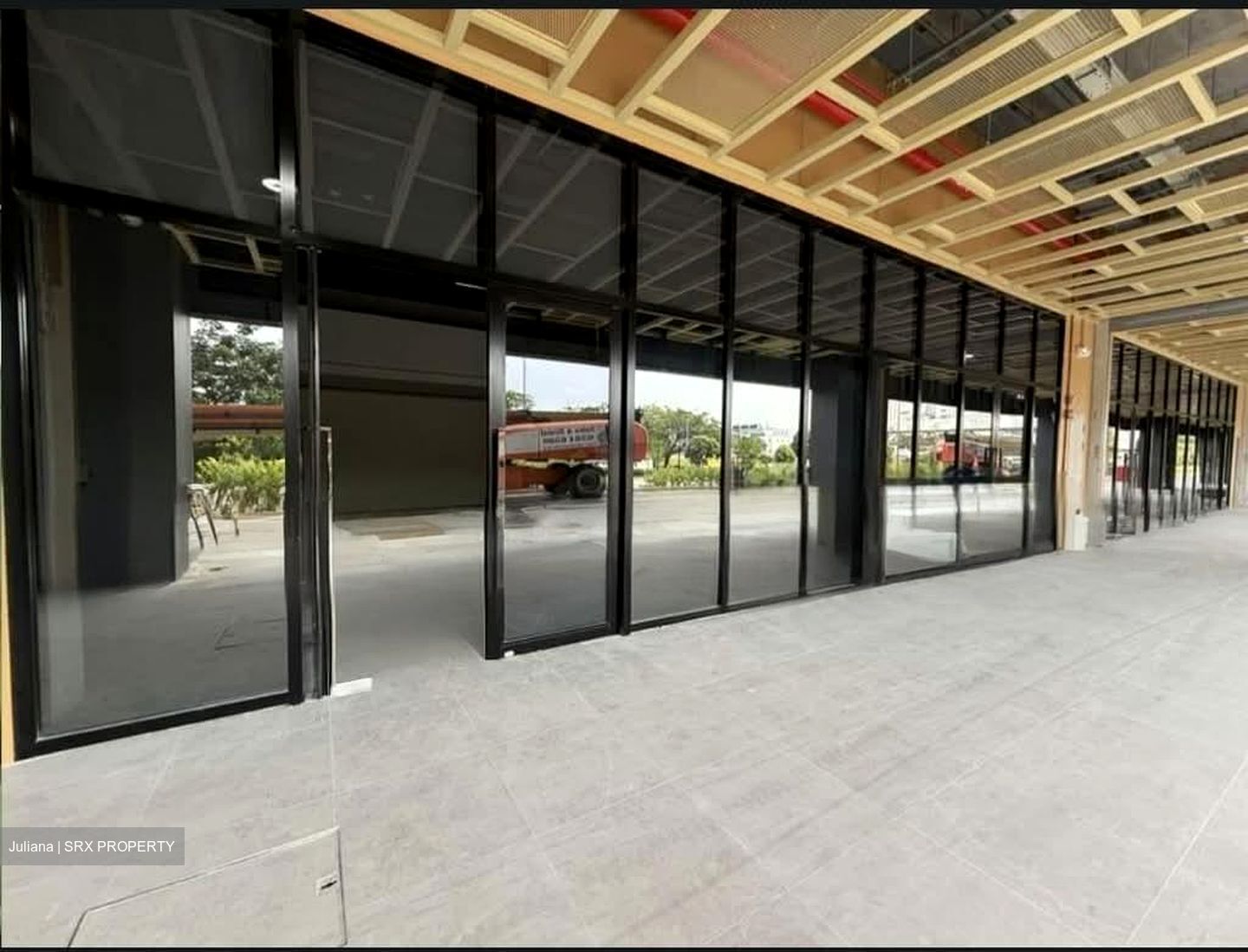 Stellar@tampines (D18), Retail #532148671